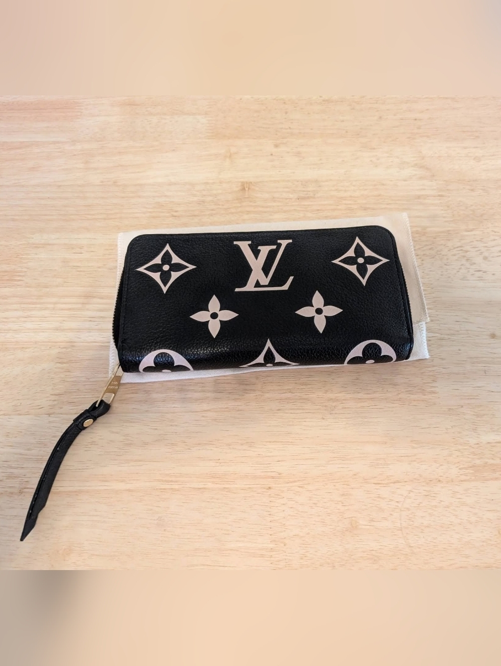 Louis Vuitton Zippy Empreinte Wallet with Black Pebbled Leather W Cream Monogram